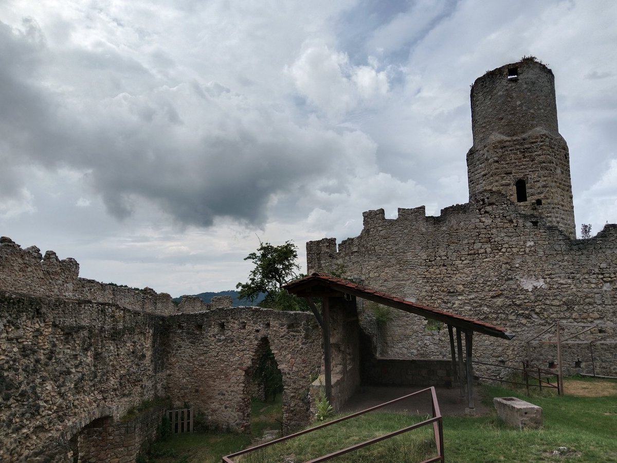Knightly_Hist's tweet image. The Undead Burg looks pretty nice this time of the year.