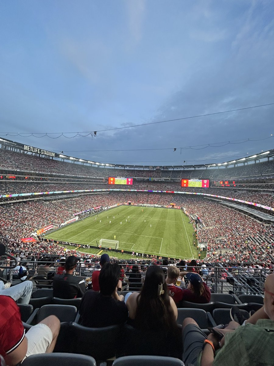 JacobMo96221198's tweet photo. @ESPNUK This just isn’t true. MetLife max capacity is 82,500 people. I was at the match and the stadium wasn’t even close to full. Not sure where your info came from but it’s wrong. https://t.co/KNTZSzgErF