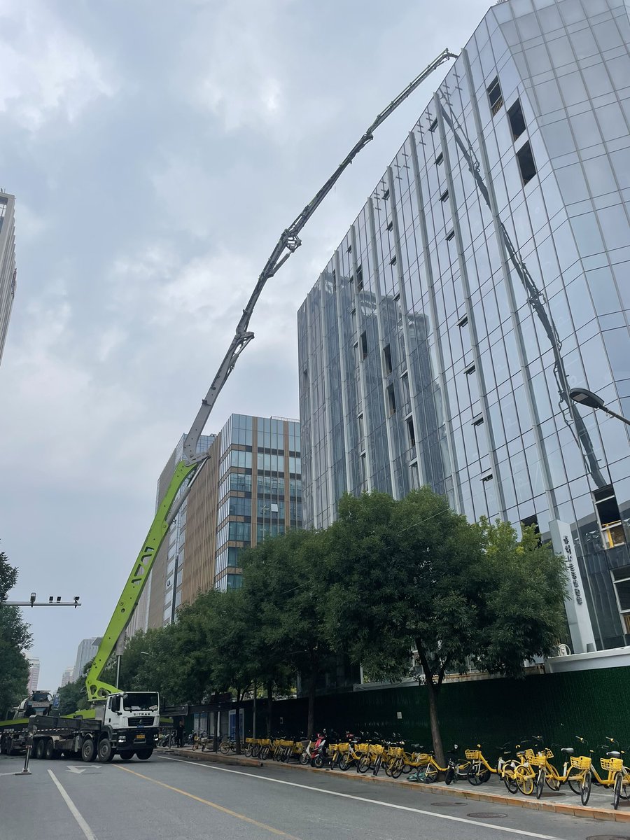 AlanJonWarner's tweet image. I saw these two bad boys on my walk back home today. This is the 2nd time I’ve seen the concrete pumper truck at this location. 

Yeah, I’m like a little kid and would still get excited to play with trucks!