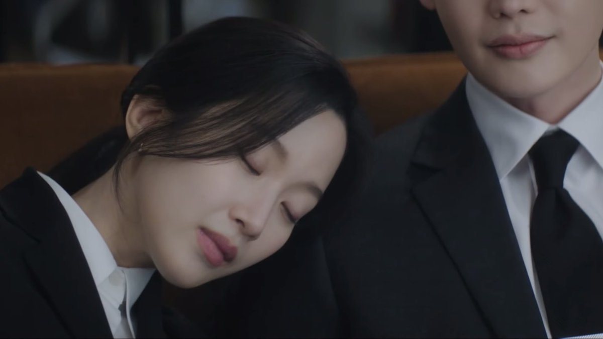 formunkayoung's tweet image. comfort couple 🖤 it’s good that heeji has juhyeong is by her side in tough times like these

#LawAndTheCity #LawAndTheCityEp8