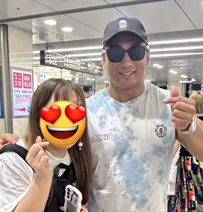 Maaa76Wss's tweet image. しの赤師匠のナイスアシストのおかげで翔太と写真撮れた😭🩷新幹線出発ギリギリだったのにお話出来て神対応で益々推し活に熱が…🥺💕会場出る時、翔太にまぁちゃんって呼び停められただけで嬉しくてお腹いっぱいだったのに😭7.30大阪もチケット買っちゃおうかな…🙄※SNS許可いただいてます #海野翔太