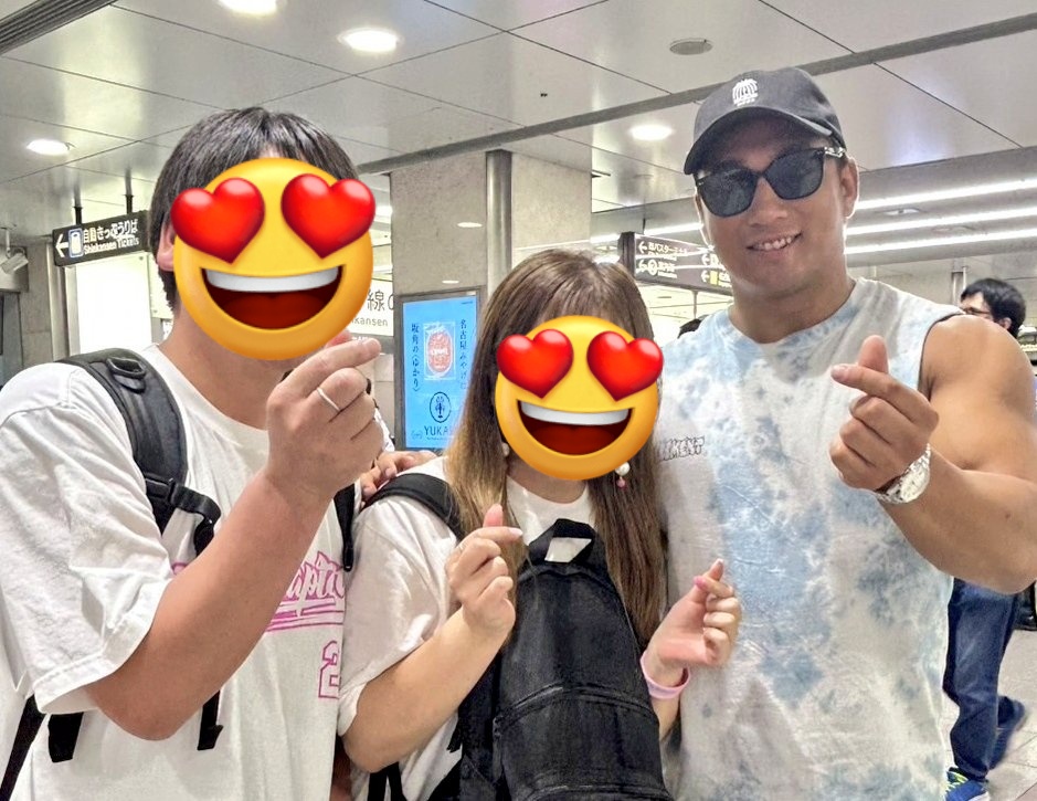 Maaa76Wss's tweet image. しの赤師匠のナイスアシストのおかげで翔太と写真撮れた😭🩷新幹線出発ギリギリだったのにお話出来て神対応で益々推し活に熱が…🥺💕会場出る時、翔太にまぁちゃんって呼び停められただけで嬉しくてお腹いっぱいだったのに😭7.30大阪もチケット買っちゃおうかな…🙄※SNS許可いただいてます #海野翔太