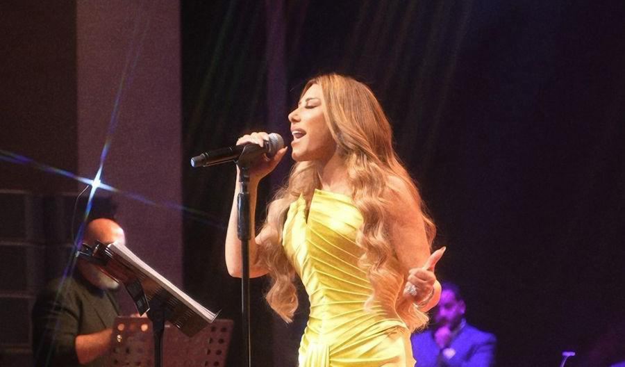 BeirutcomMag's tweet image. نجوى كرم تلامس قلوب جمهور إسطنبول بأمسية غنائية مبهرة وتستعد لمهرجان قرطاج الدولي
beirutcom.net/359048
via @BeirutcomMag @najwakaram #نجوى_كرم #najwakaram #شمس_الاغنية_اللبنانية #بيروتكم #نجوى_كرم_في_اسطنبول