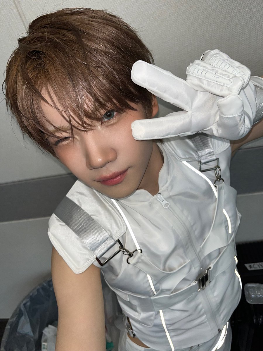 CYE_MEMBERS7's tweet image. 오늘 가요대전 감사합니다!🥰
아주 좋은 경험이 되었습니다. 데뷔하고 나서 처음으로 이렇게 큰 무대에 서서 많은 것을 배울 수 있었습니다. 그리고 저희 무대 보고 응원해주신 분들 너무 감사드리고 앞으로도 열심히 해서 더 멋있는 모습으로 무대 열심히 하겠습니다.😄🩷
#켄신 #KENSHIN…