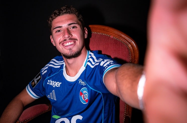 MundoAlbicelest's tweet image. Joaquín Panichelli announced as new Strasbourg player. mundoalbiceleste.com/2025/07/27/joa…