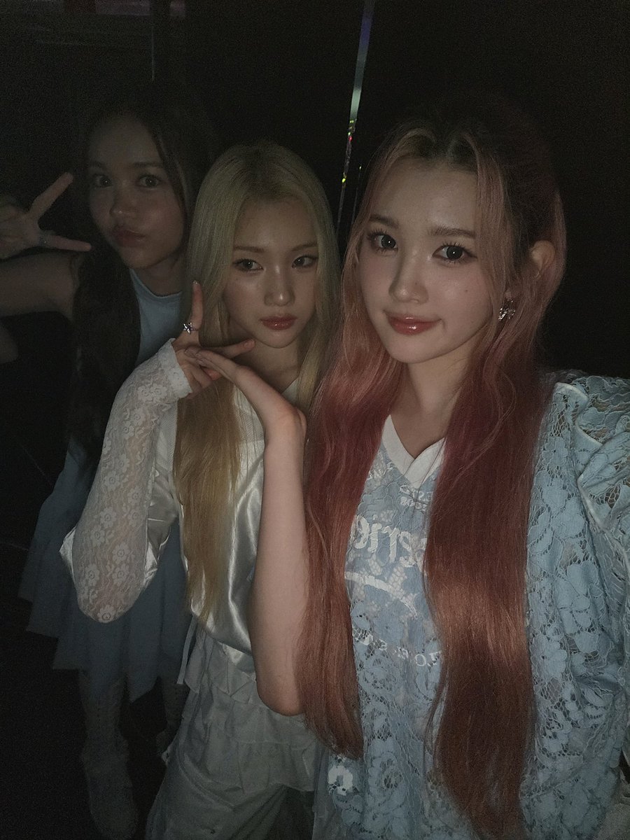 H2HLTLV's tweet image. 헐 유나 포스트에 주은이 🩷🩷🩷🩷