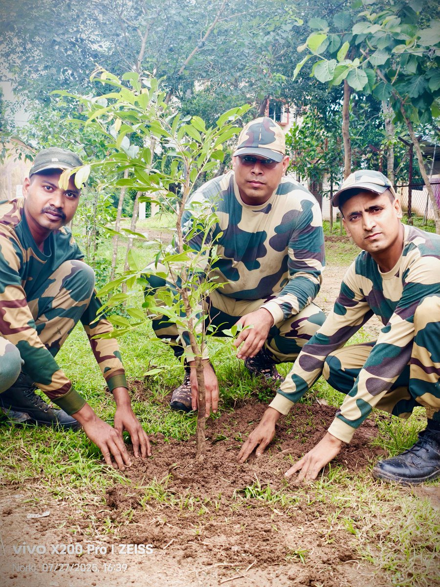 BSFODISHA's tweet image. 🇮🇳 हरित भारत की ओर एक कदम! 🌱💚
116 बटालियन BSF की जी कंपनी, सीओबी गोछापड़ा में पौधारोपण अभियान चलाया गया और विविध प्रजाति के अधिकाधिक पौधे लगाए गए। #BSF
#हरितभारत
#पौधारोपण
#BSFOdisha 🛞