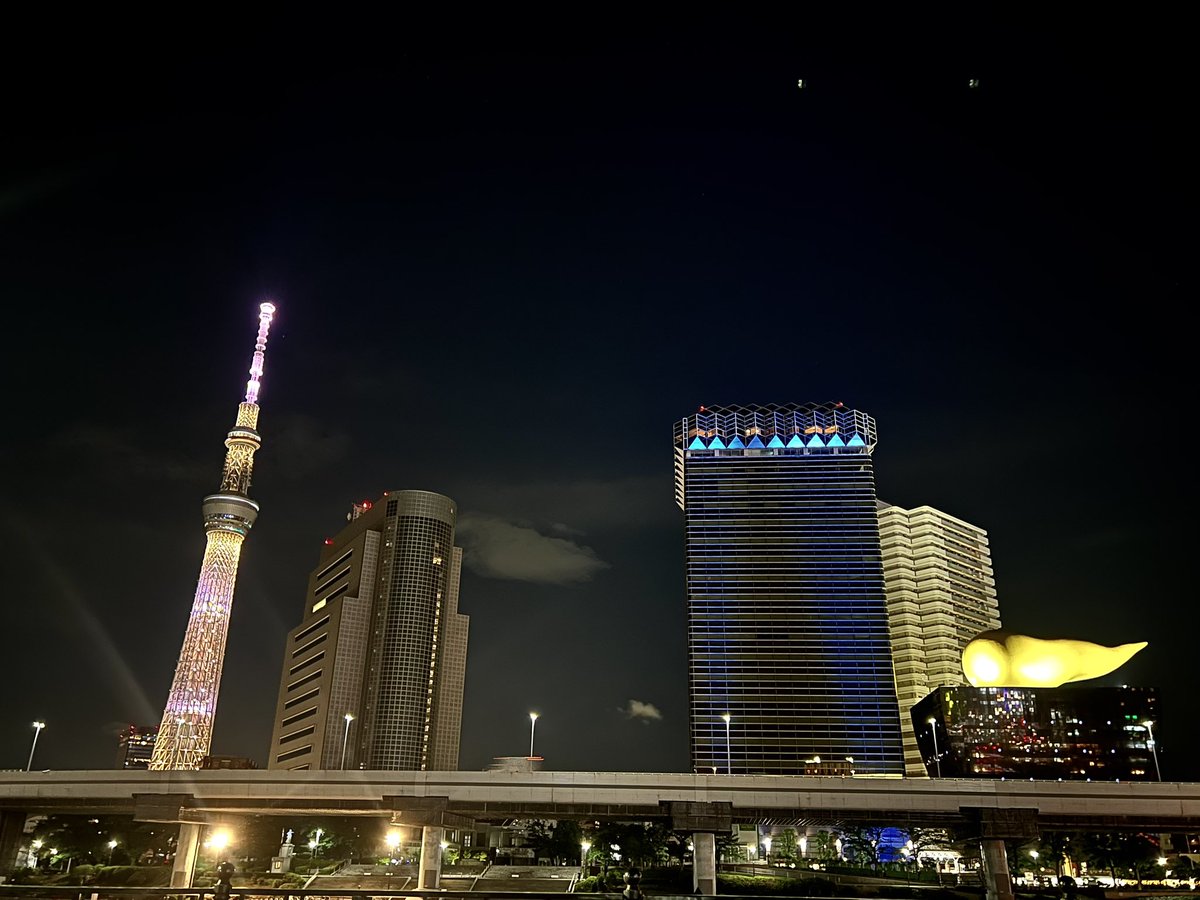 lilynosub's tweet image. このライトアップ絶対鬼滅だよねっ柱だ!(超未履修
って調べたら花火イメージだった。
そんな東京の夜です。
秋春が好きです。
ただそれだけの話です。