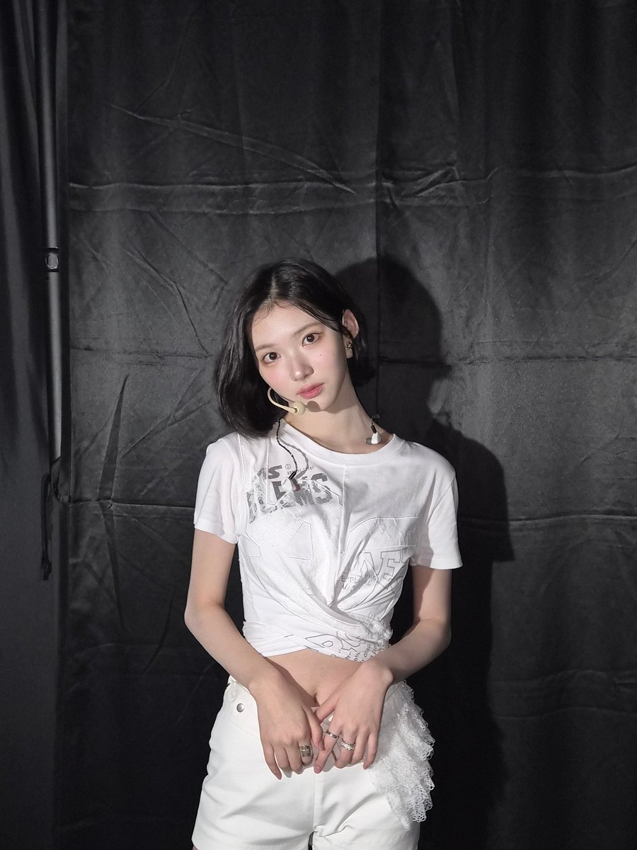 JIWOOGLOBAL_'s tweet image. [📸] 250727 Jiwoo Weverse Update 

&quot;하츄들~ 첫 썸머 가요대전을 마치고 왔어요! 
멋진 아티스트 분들과 여름밤을 즐겁게 채울 수 있어 너무 영광이고 뜻깊은 시간이었습니다!! 무더운 여름 저희의 무대로 조금이나마 시원해지셨길 바랄게요 
오늘 오랜만에 무대 하는 거였는데 역시 저는 무대 위가…