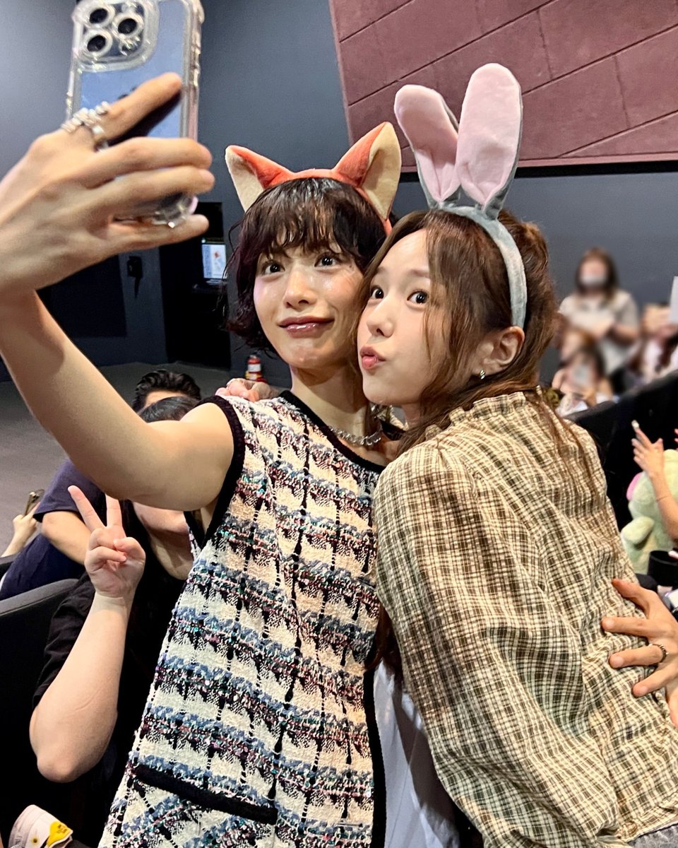 imjinzh's tweet photo. 📸 𝒯oday's meet and greet... 끝! So many moments to share, but my personal favorite is the photo sessions with my beloved Yoo Sang-ah! https://t.co/bWHkiz4e0N