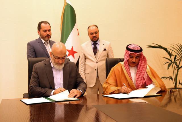 zt5u7's tweet image. #دمشق
وزارة السياحة توقع مع شركة "لوبارك كونكورد" السعودية للاستثمار السياحي، اتفاقية مبدئية لإعادة تأهيل وتطوير واستثمار عدد من المنشآت السياحية، وذلك في مبنى الوزارة بدمشق.