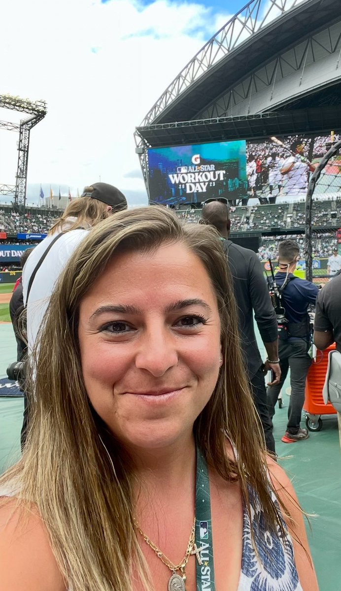 Danielle McCartan from WFAN tweet media
