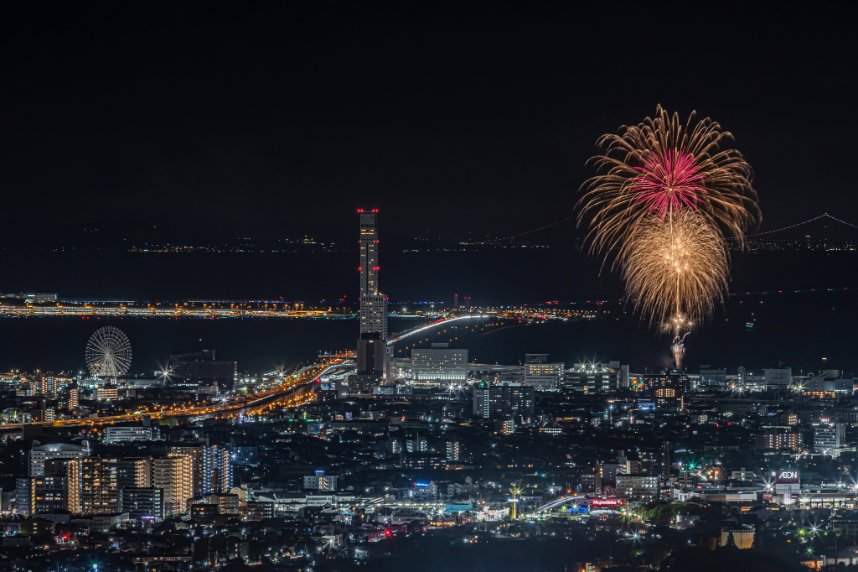 SAKIPON54993777's tweet image. シークレット花火(泉佐野市)
りんくうサマーEXPOに関連した企画のようですが、実際のところは不明です。
21時を過ぎたら、りんくうアウトレットの大観覧車🎡のライトアップが消灯してしまいました💦
#泉佐野市 #りんくう #関西空港 #りんくうサマーEXPO