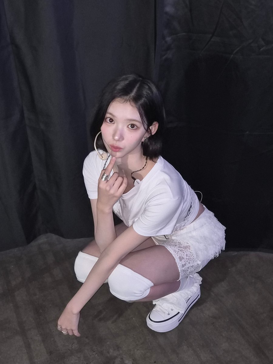jjuyaa_r's tweet image. 250727 위버스  #지우 ♡