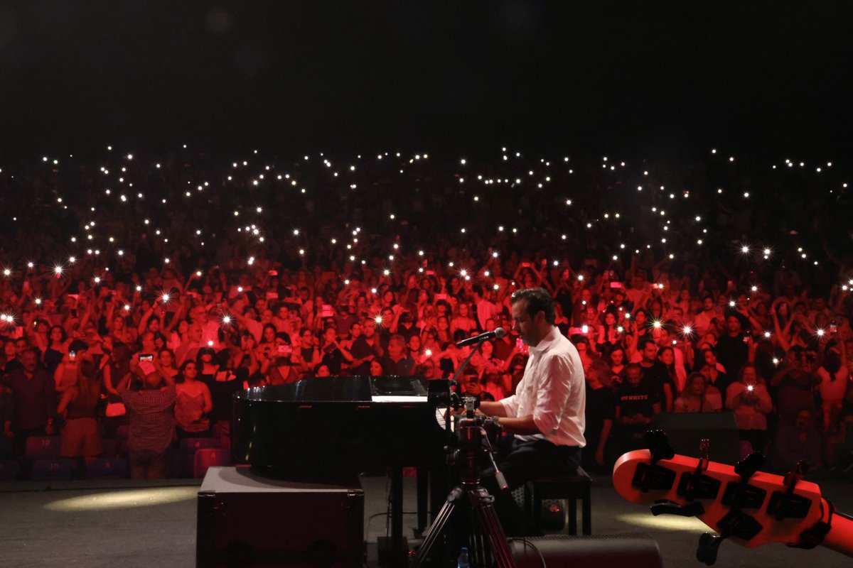 BeirutcomMag's tweet image. غي مانوكيان يلهب مسرح أعياد بيروت بمعزوفاته الساحرة!
beirutcom.net/359053
via @BeirutcomMag @guymanoukian #غي_مانوكيان #بيروتكم