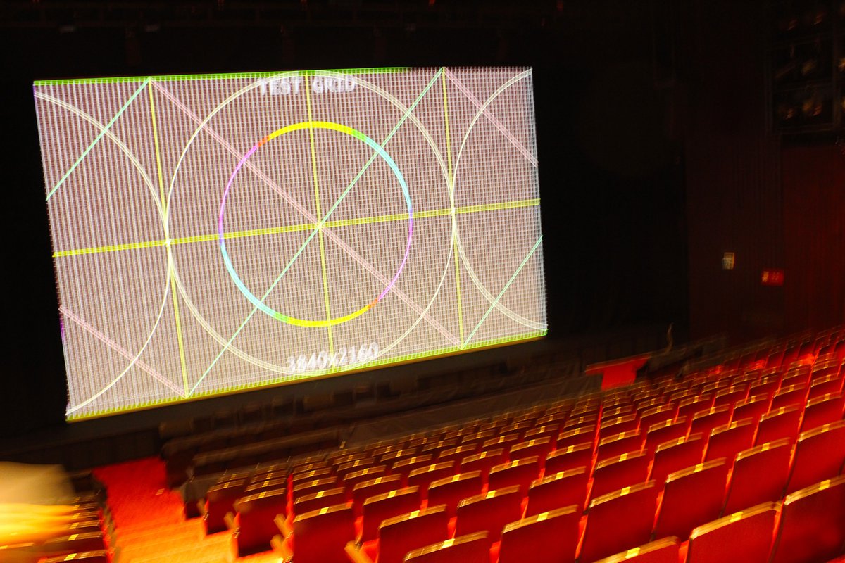 drumythm's tweet image. 今回パルコ劇場上映にあたっては、山口宏子さんの司会でサイモン・ブルックと私のトークが組まれ、彼と久々に再会することができた。ピーターや私たちとインドに同行したと時、サイモンは高校生だった。その彼が3年前に亡くなったピーターの仕事をこのような形で継続してくれたことを嬉しく思う。