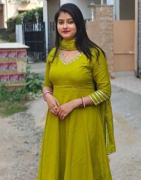 Prerna_Offl's tweet image. How is my dress???

Good Evenings