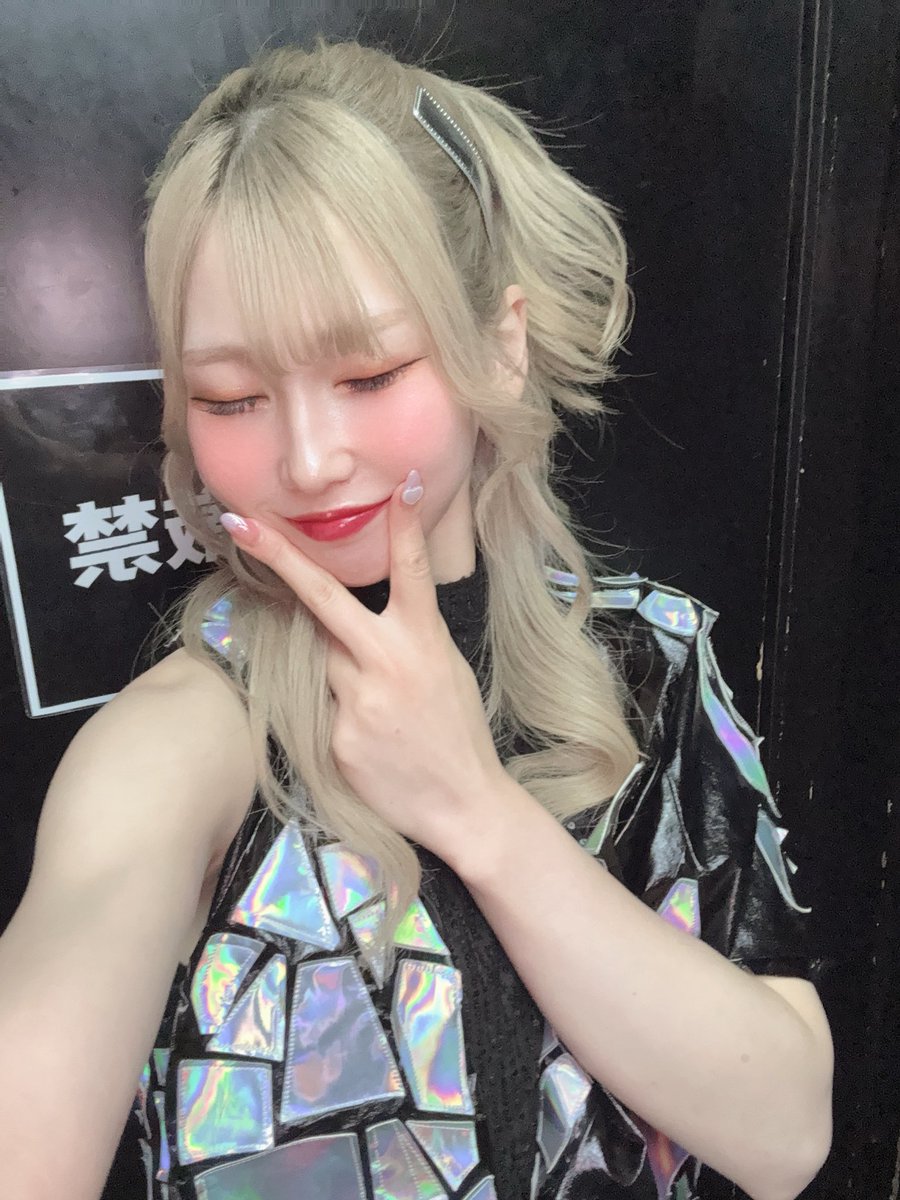 定期ライブ来てくれてありがとう！！！

びっくりびっくり発表でしたね！

ALT