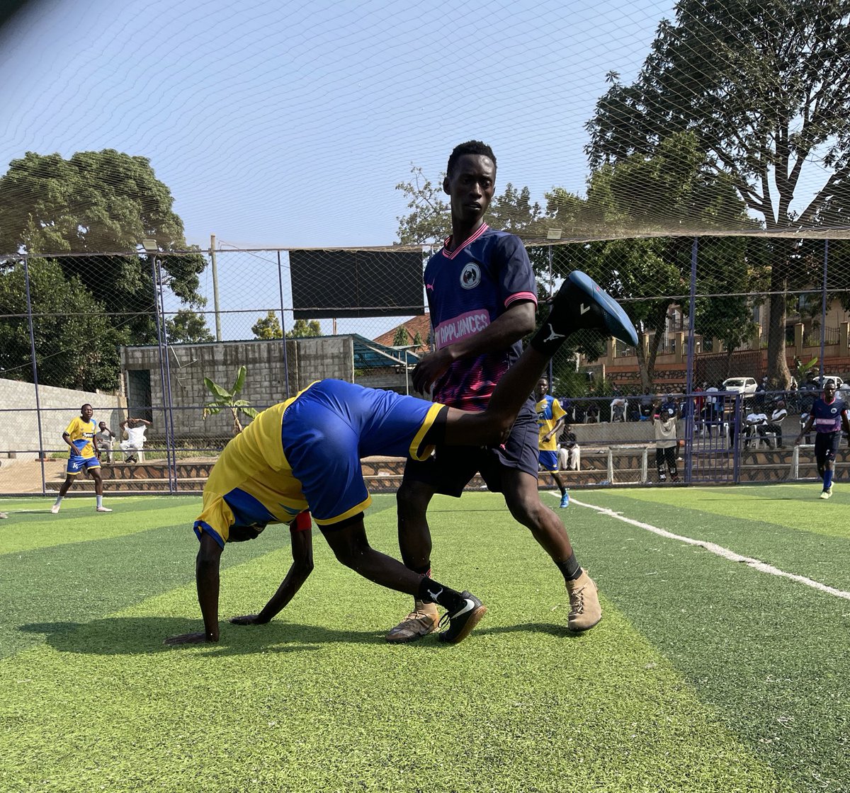 Rianbrian_'s tweet image. Ekiri eKyebando!😂😂😂🙌

#UOXLeague 
#RoadToBulenga