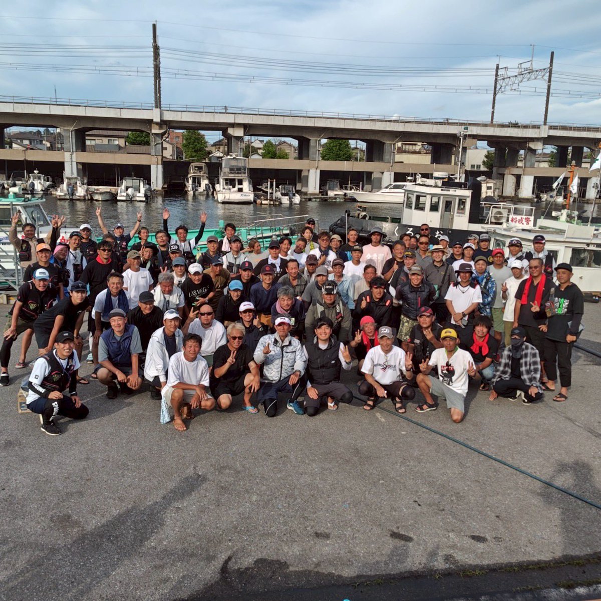 第3回黒研CUP in五井沖堤
赤灯の検量担当でしたが、自分は釣果なし🙅‍♂️
みんなのために魚を残しておいた...ということにしてもらえませんかね💧💧
参加者の皆様とご協力いただいた守山丸様には大感謝でございます🙇‍♂️