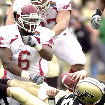 RobOviatt1's tweet image. Congratulations to former Cougar, Fred Shavies, on his promotion to Chief of Police, in Piedmont, CA. A starter on our Rose Bowl team. I could not be more proud of him, or thankful for his brave service.
@RobbAkey @CougfanCOM @vinceg55 @WSUCougarFB @PapaThrow @gocougs123