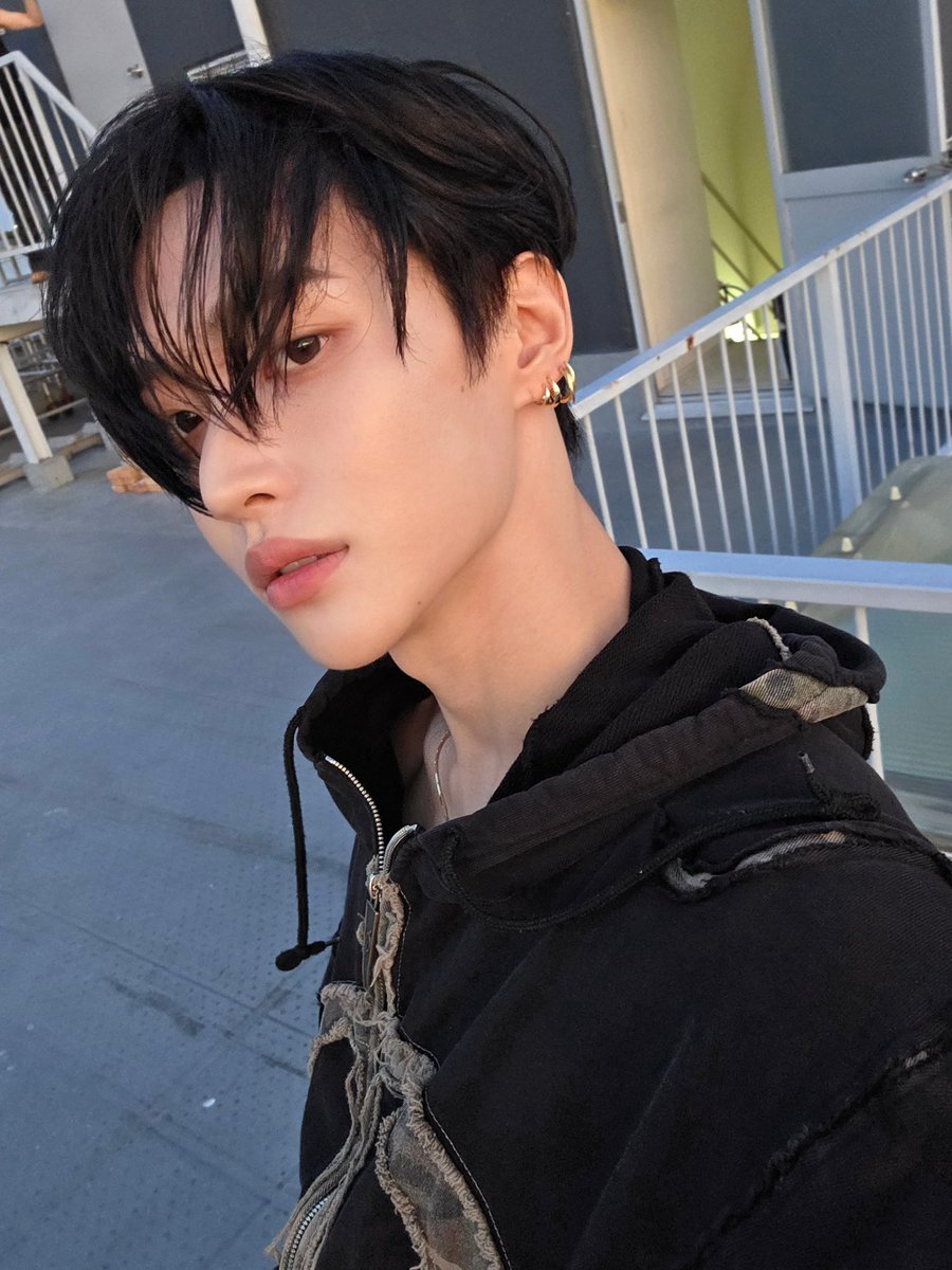 남자 뒷머리 싹 밀린 거 왜sexy하지…