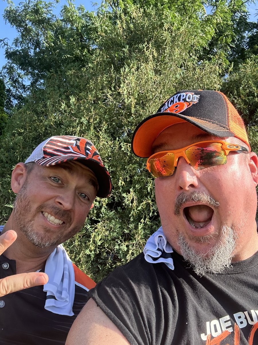 JeffATrennepohl's tweet image. I’m hanging out with a celebrity @eflashh88 from. @TheBengalsPulse
