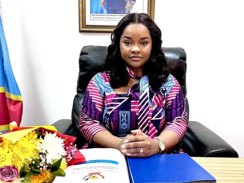 baelenge_irenge's tweet image. Gouvernement @SuminwaJudith2 :
Le ministre du Budget, @BojiAime, ainsi que la Tiktokeuse de la jeunesse, @Ayeganagato_N1, ne seront pas reconduits, selon mes sources à la présidence de la République. L’inefficacité d’Ayeganagato et des dossiers compromettants concernant Boji en…