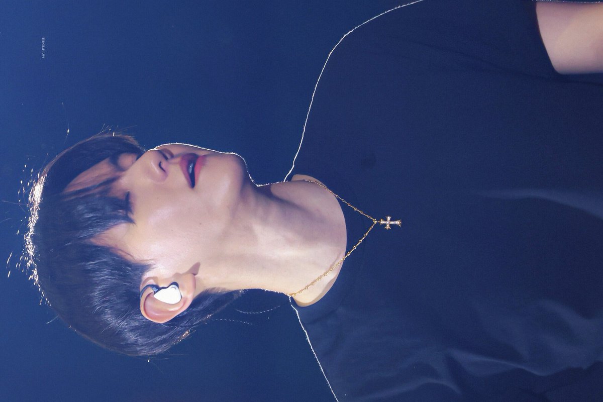 BOXIANx's tweet image. lonsdaleite dot baekhyun was the real special and unforgettable one ✨