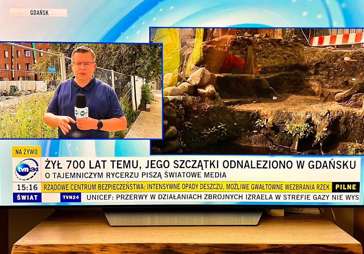O proszę, szczątki jakiegoś Kaszuba znaleźli i odkopali w Gduńskù, pewnie poddanego Świętopełka II Wielkiego. Żeby tylko teraz nam go nie spolonizowali.
Wiedno Kaszëbë! 🖤💛