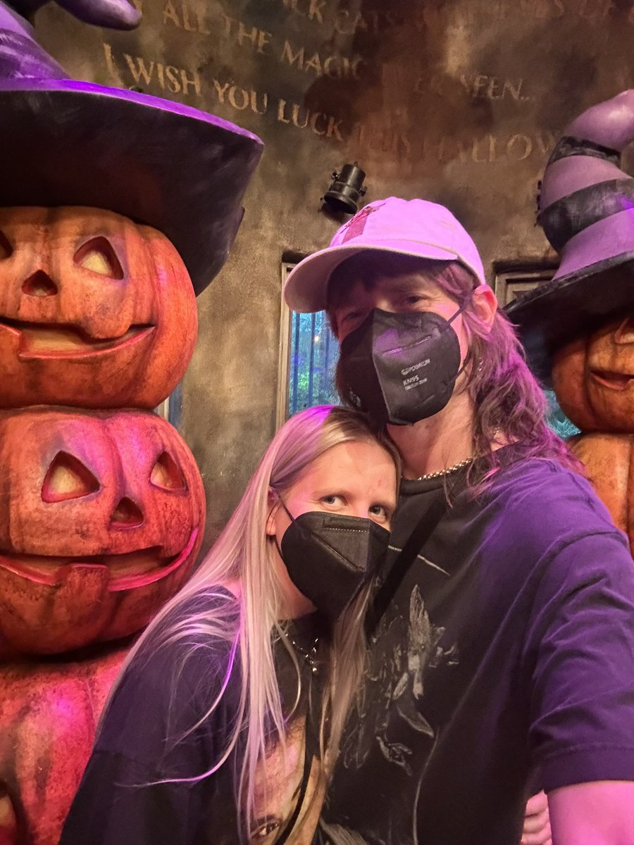 ryanlambrot's tweet image. Universal night