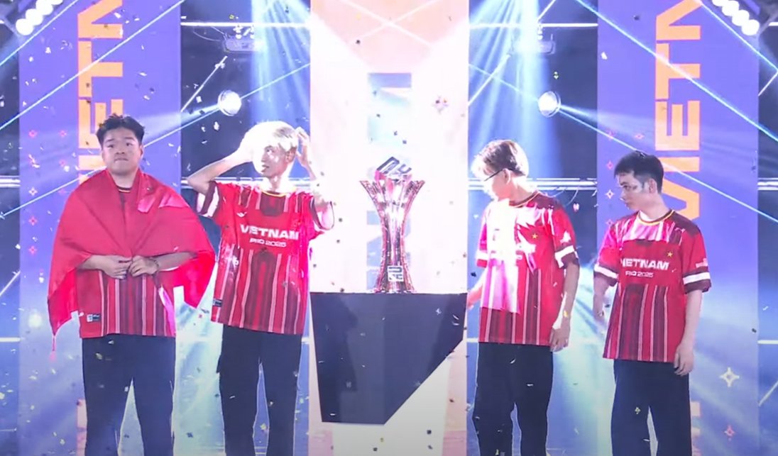 TheNameIsToby's tweet image. YOUR #PNC CHAMPIONS!! 👑

🔥🔥🇻🇳VIETNAM 🇻🇳🔥🔥

Vietnam winning #PNC makes the now the reigning PNC AND #PGC champions.

Best @PUBGEsports country in the world? 👀