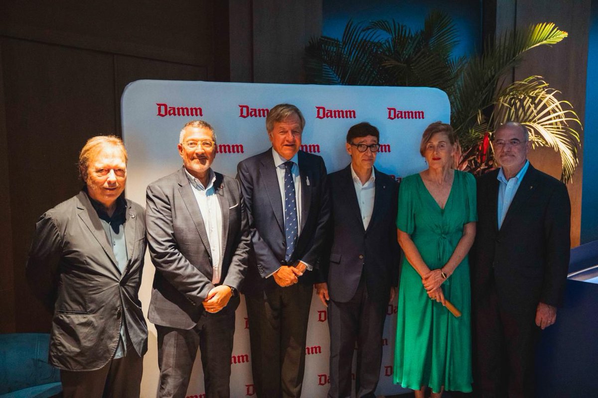 govern's tweet image. 📸 El president @salvadorilla s'ha reunit amb el director general de Damm, Jorge Villavecchia. L'empresa catalana té presència a la Xina des del 2016, quan va obrir la primera filial a Shanghai.