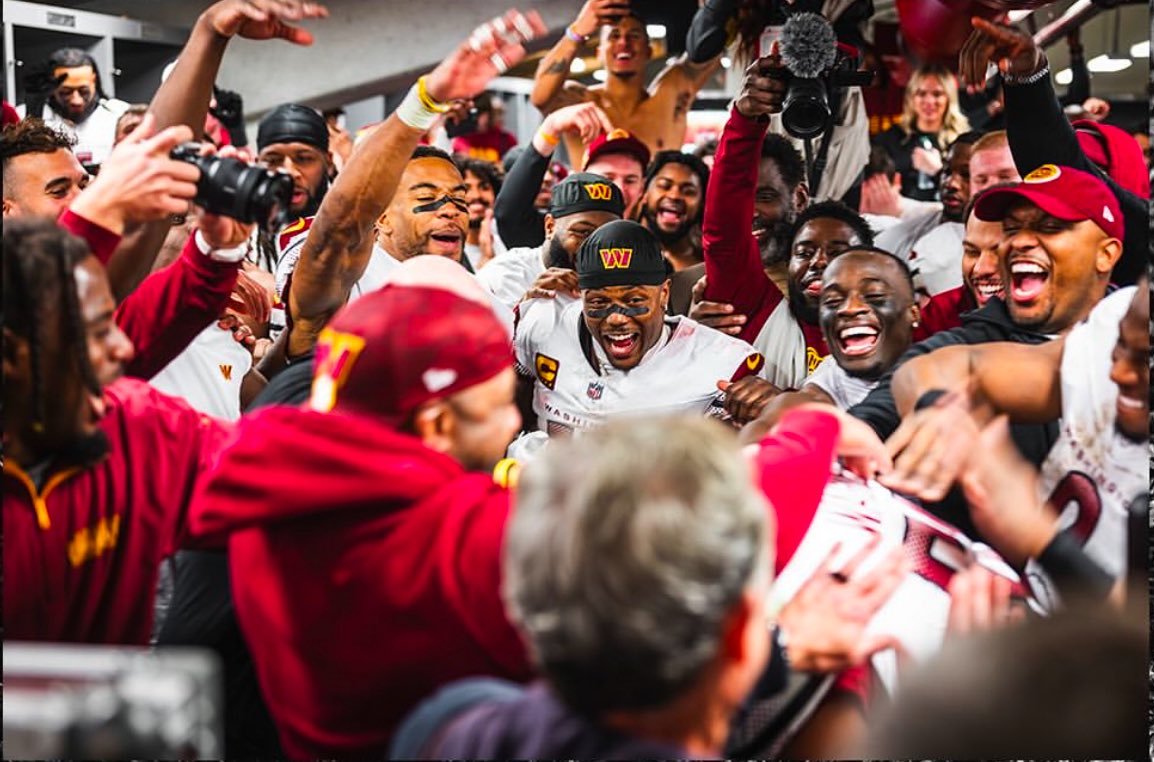 WeeklyAudible's tweet image. Terry McLaurin WANTS to be a Commander and retire a Commander. 

No trade request AND showing up to camp. 

Get. It. Done.