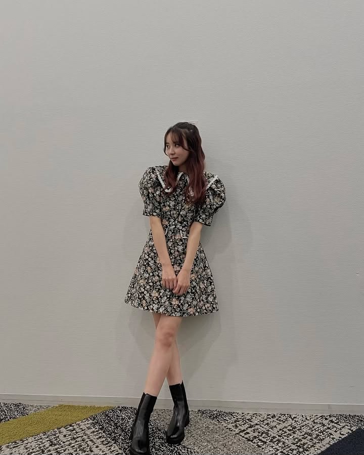 ✨即購入⭕️‼️✨公式サイト掲載✨小林由依さん 制服衣装ver直筆サイン‼️✨本物‼️✨ BK News on X: