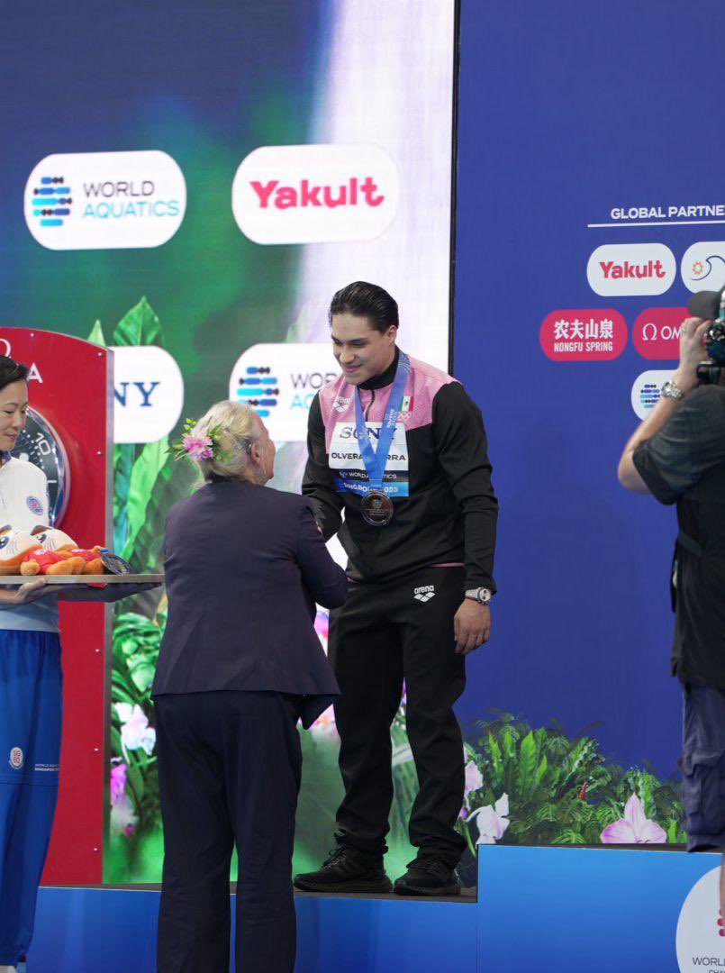 COM_Mexico's tweet image. Osmar Olvera sigue con su historia en el Campeonato Mundial de Deportes Acuáticos Singapur 2025 al obtener el la medalla de plata en trampolín 1m con 429.60 pts en una contienda llena de intensidad
#TodosSomosOlímpicos