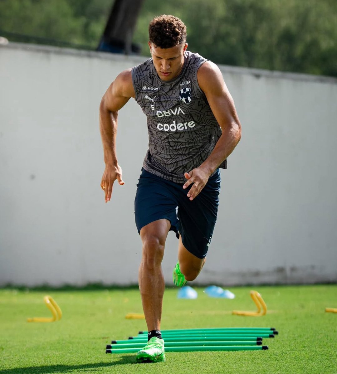 PSierraR's tweet image. 🚨 Exclusiva: #RealBetis acelera por el fichaje de Nelson Deossa (25). Confirman desde #Monterrey que una delegación del equipo español viaja hoy a México para buscar cerrar la contratación del colombiano 🇨🇴
👀 El mediocampista es la prioridad para el conjunto sevillano