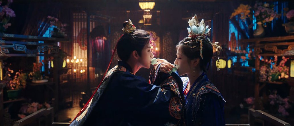 usernotnaming's tweet image. such a sweet intimate wedding with only the ones who truly matter attending it. it wasn't a grand affair, even their wedding robes were not red - but it was in their element.
#CoronersDiary
