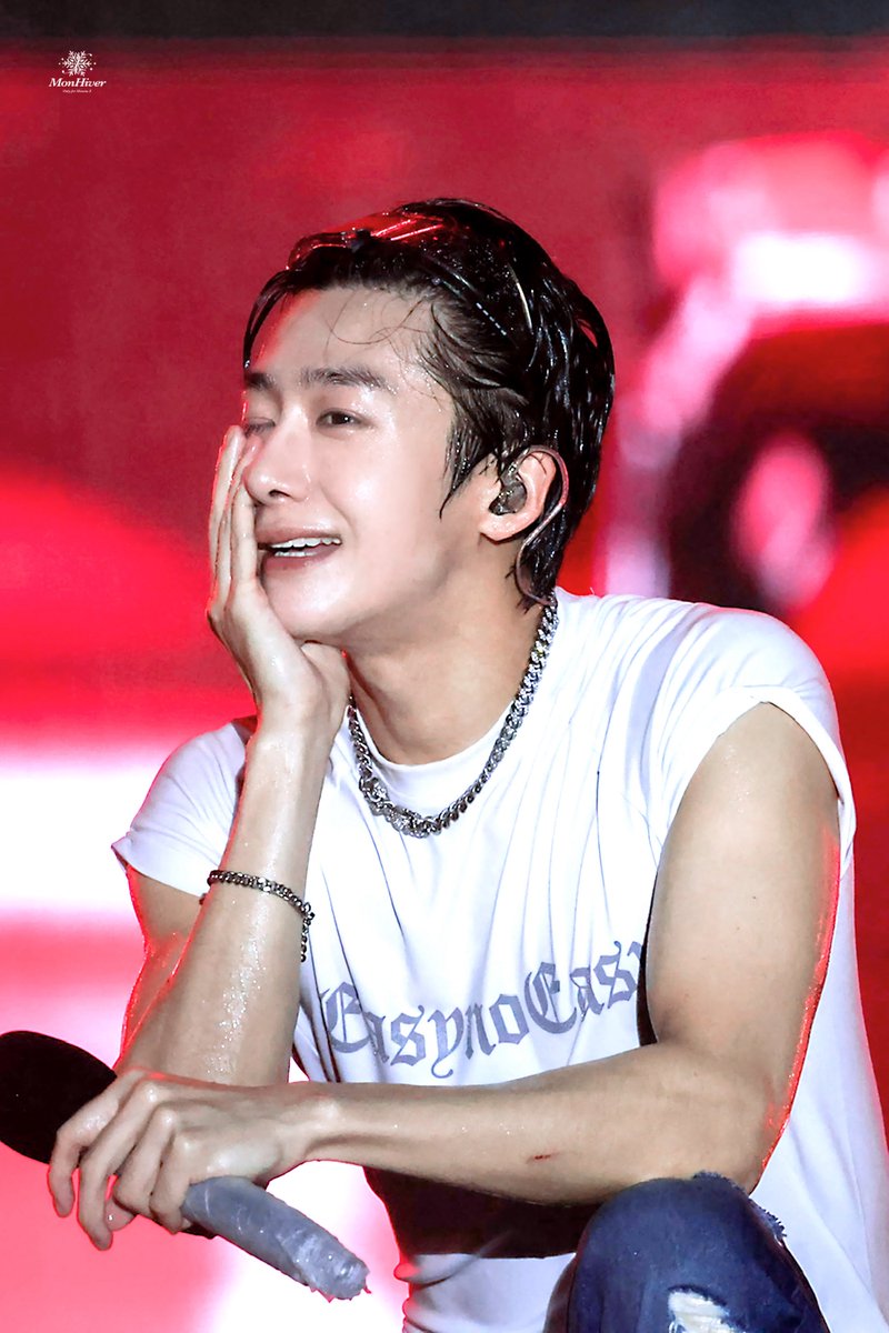 250726  #형원 

사랑은 찰나에 슬며들지만 그 순간은 영원하다.
고화질 쾌남 채씨.

#몬스타엑스 #Monsta_X #MONSTAX #채형원 #HYUNGWON