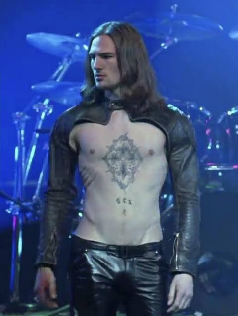 Empty_jr's tweet image. rockstar lestat looks So cool but I can&apos;t help but think this everytime I see him