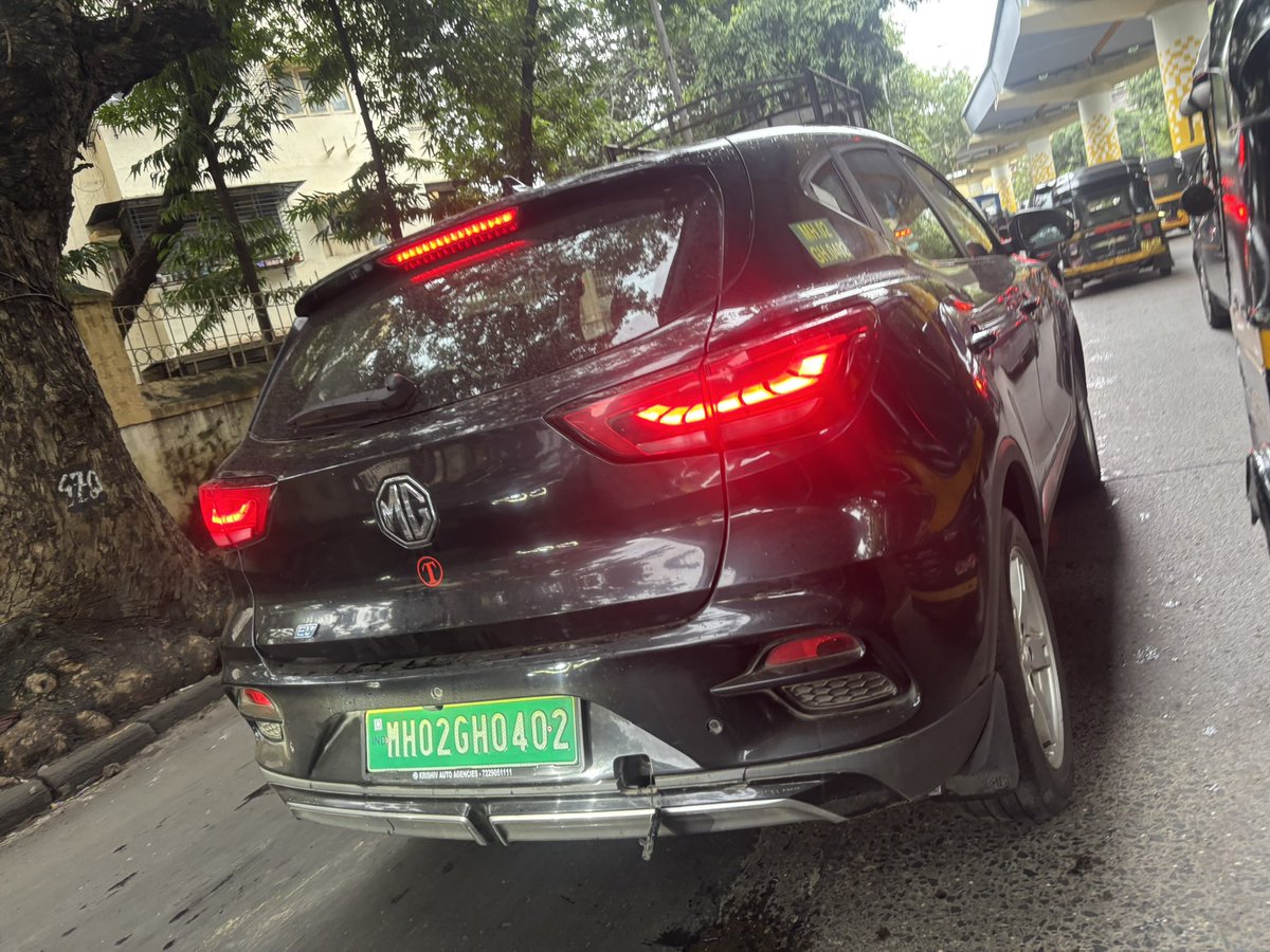Pupulmimi's tweet image. Saw this MG cab on the road as I was going to the Dentist @s_oworld @RezvaniJr @PunjabiRooh @zarafshan @TheUrgeToWander
I, of course, was in a Rik as usual 😄