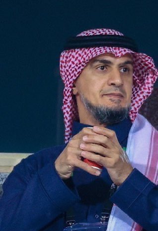 في الهلال أستقال رؤساء اعتزل لاعبين وبقي الهلال هو الزعيم ؛ 

ولكن ابتعاد المفرج يختلف لصعوبة تعويضه مهما جاء من بعده؛  

نعزي انفسنا برحيله عن منصبه بقى للهلال جمهوره ؛
 هو من سيصمد أمام التحديات وهو من سيقف بالمدرجات

 ليستمر الهلال بزعامته وكبرياءه يحصد البطولات ويحقق الأمجاد