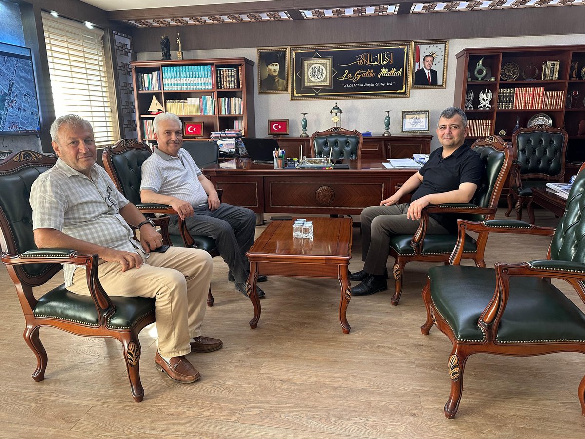 SehirAfyon's tweet image. Başkan Koyuncu, eski Bakan Yardımcısı Koca’yı misafir etti
afyonsehir.com/baskan-koyuncu…