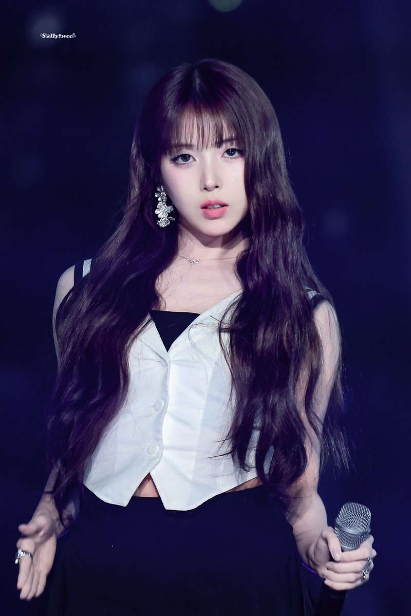 Sylviaccc11's tweet image. 250726
๐ซ๐ซ
#nmixx #NMIXX #JIWOO #jiwoo #์ง์ฐ #์๋ฏน์ค