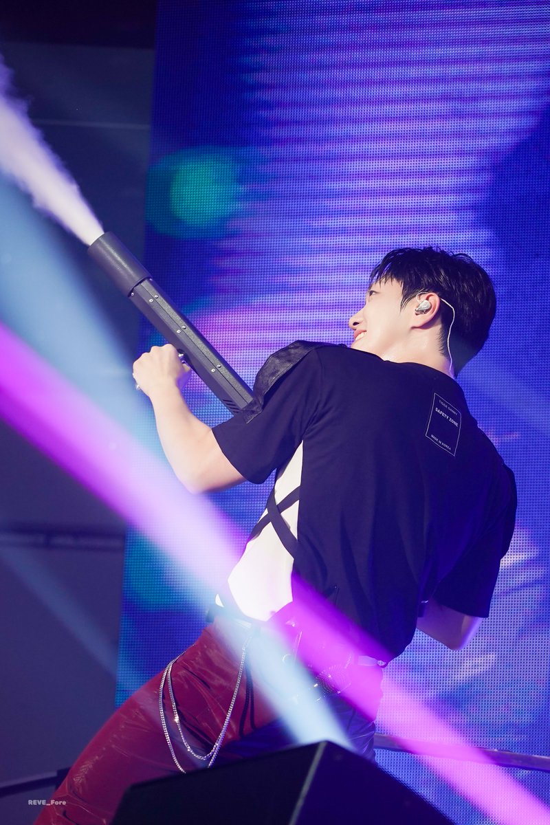 REVE_Fore's tweet image. 250727 2025 포레스텔라 콘서트 
THE WAVE 🌊
신난 우리미🐻
#포레스텔라 #forestella #고우림