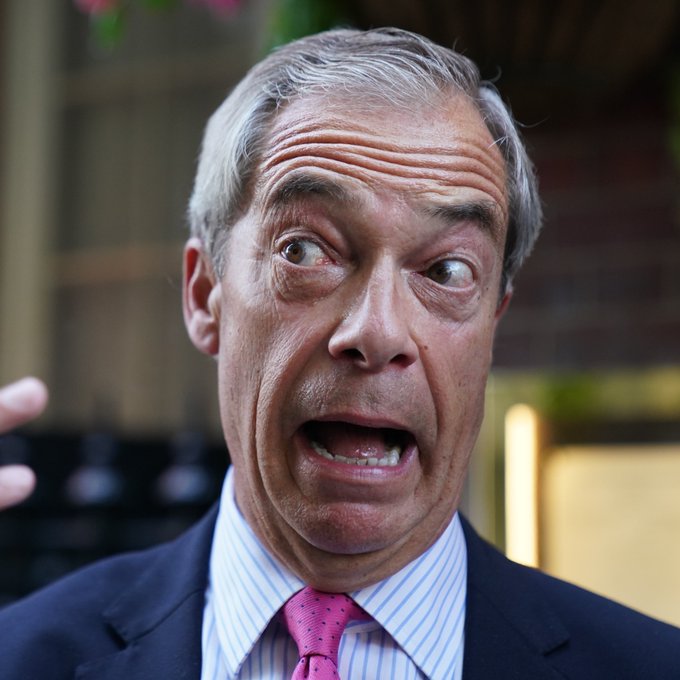 rogerwilliamms's tweet image. This man sows hate, lies and division.
He is a grifter and a conman.
He does not represent the vast majority of Britons.
RT if you agree #FarageRiots