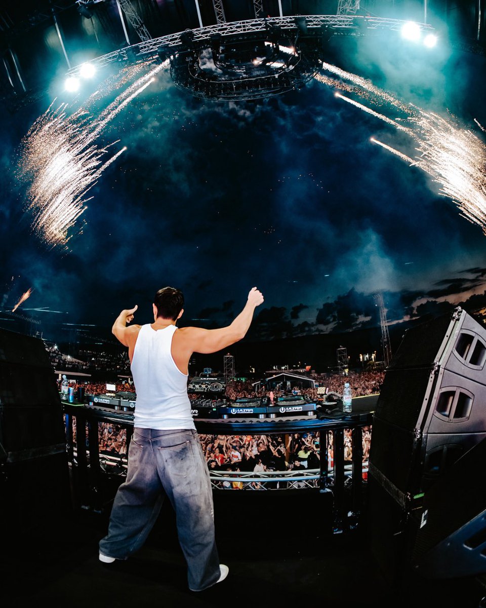 UltraEurope's tweet image. First time ever: @johnsummit at ULTRA Europe. Rate that set! 💯