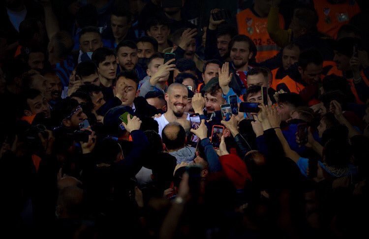 TS FELSEFESİ🏆+🏆 (@tsfelsefesi) on Twitter photo You became a light in our darkness! 🌞You brought life to us!❤️Happy Birthday, Marek #Hamšík 🎂🎁🥳⚽️🇸🇰🅱️Ⓜ️
#UEL | <a href="/Trabzonspor/">Trabzonspor</a> | #Trabzonspor #grande You became a light in our darkness! 🌞You brought life to us!❤️Happy Birthday, Marek #Hamšík 🎂🎁🥳⚽️🇸🇰🅱️Ⓜ️
#UEL | <a href="/Trabzonspor/">Trabzonspor</a> | #Trabzonspor #grande