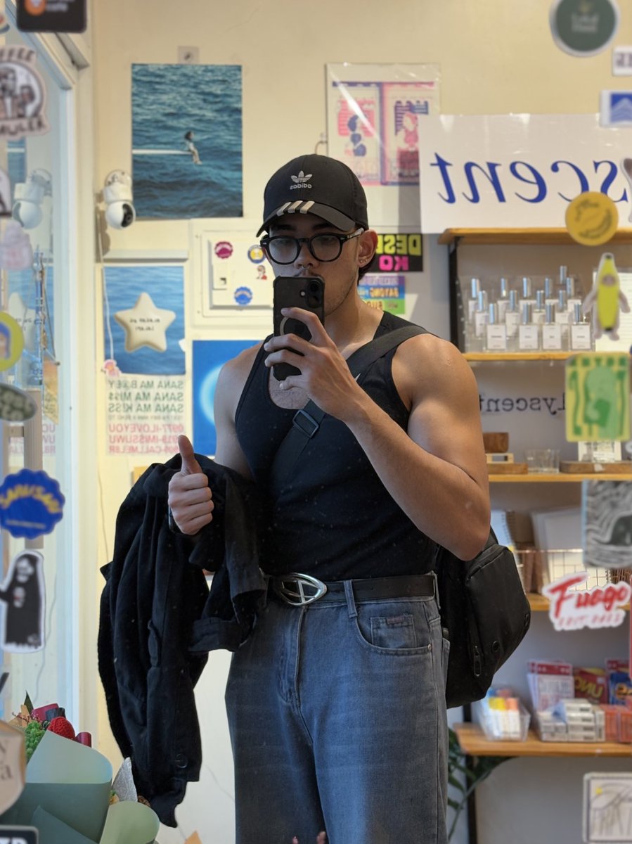 the sun was too hot; had to take the jacket off 🫠