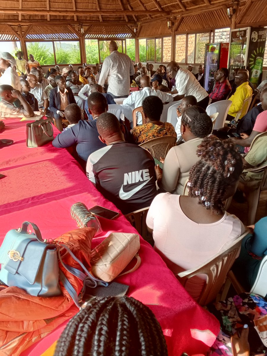 SpiceFMHoima's tweet image. UPDATE: Hon @KagutaNzeire has challenged @NRMOnline voters in greater Hoima to elect leaders based on their potential to offer service delivery instead of small amounts of money issued to them. He says when leaders are voted based on money, it ends up affecting service delivery.